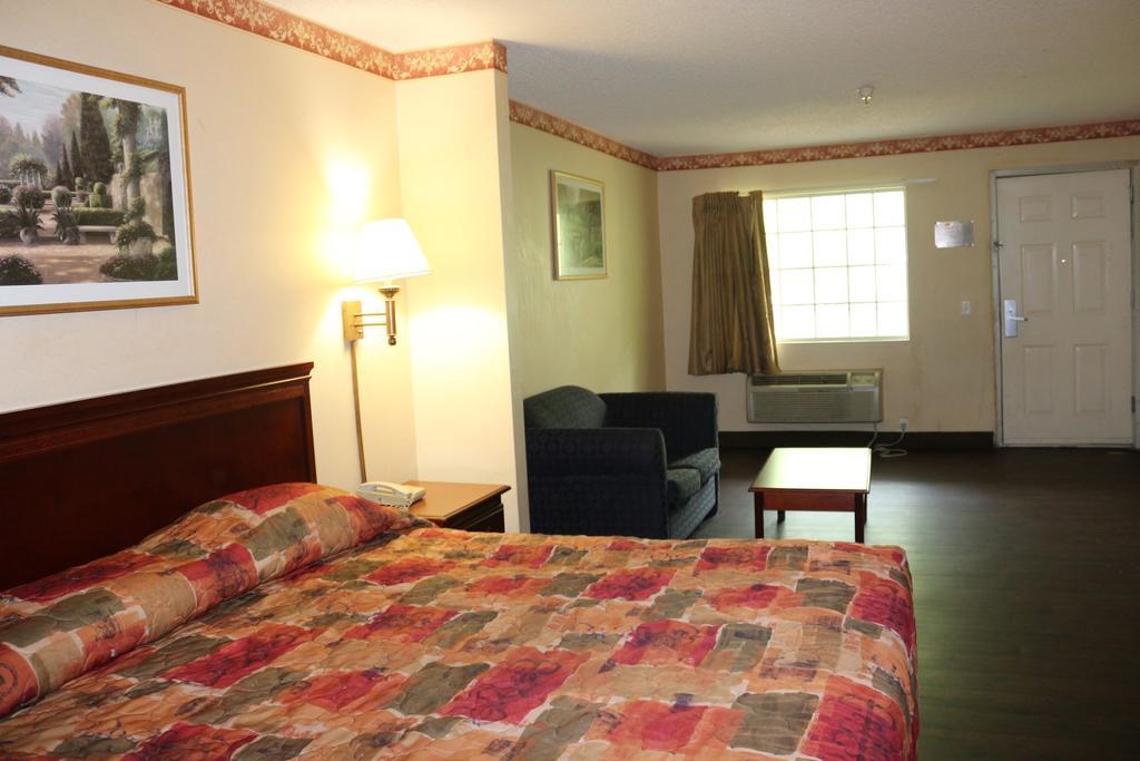 Magnolia Bay Hotel & Suites Jonesboro Eksteriør bilde