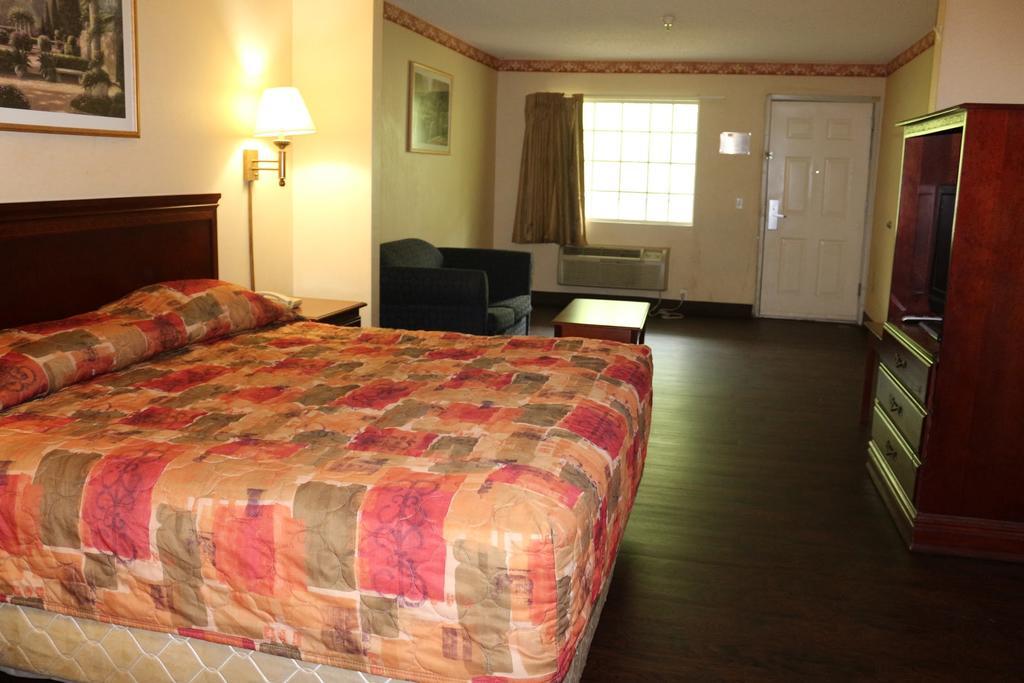 Magnolia Bay Hotel & Suites Jonesboro Eksteriør bilde