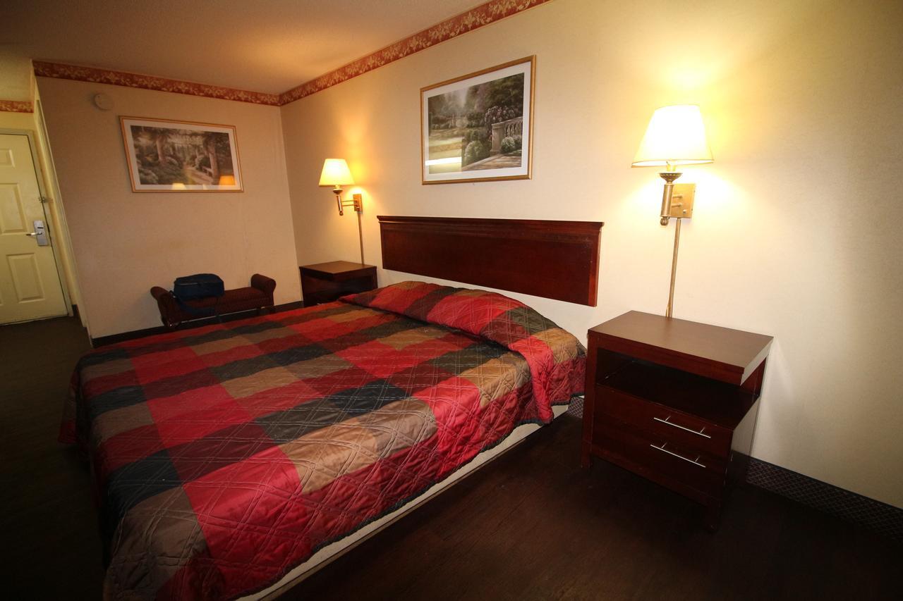 Magnolia Bay Hotel & Suites Jonesboro Eksteriør bilde